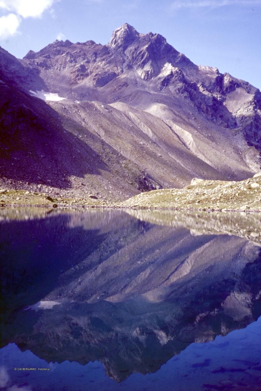 Sgurdo sul Piz dal Teo, specchiante nel laghetto omonimo