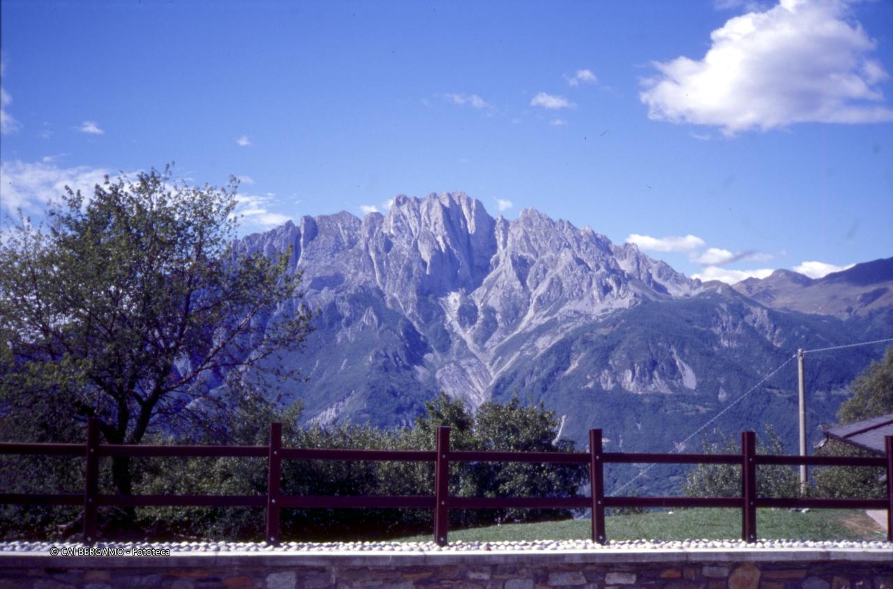 Vista sul Concarena dalla malga Volano
