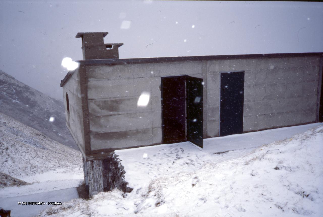 Bivacco M.A.G.A. con la neve