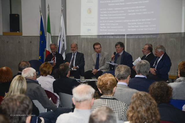 P. Marcolin, S. Viatori per il Pres. Generale, A. Biassoni moderatore, i past pres. Generali R. Demartin, G. Bianchi, R. Aggio pres. CAI Lombardia