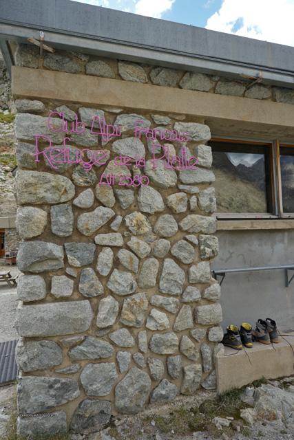 Il rifugio de la Pilatte a 2.580 m. del Club Alpino Francese