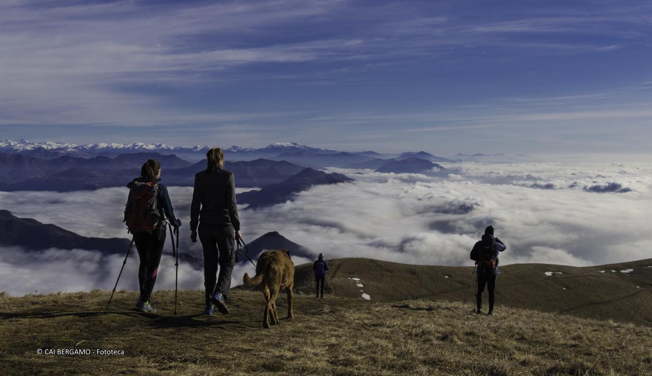 "Viandanti sul mare di nebbia" - segnalato in "Ambienti montani"