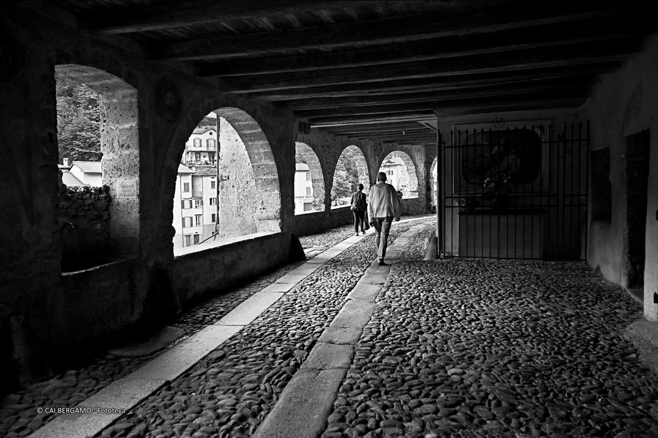 "Portici di Averara-2" - segnalato in "Bianco e Nero"